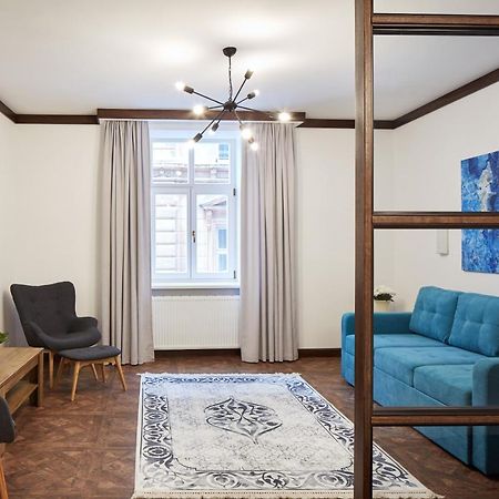 Old House Apartment 利沃夫 外观 照片